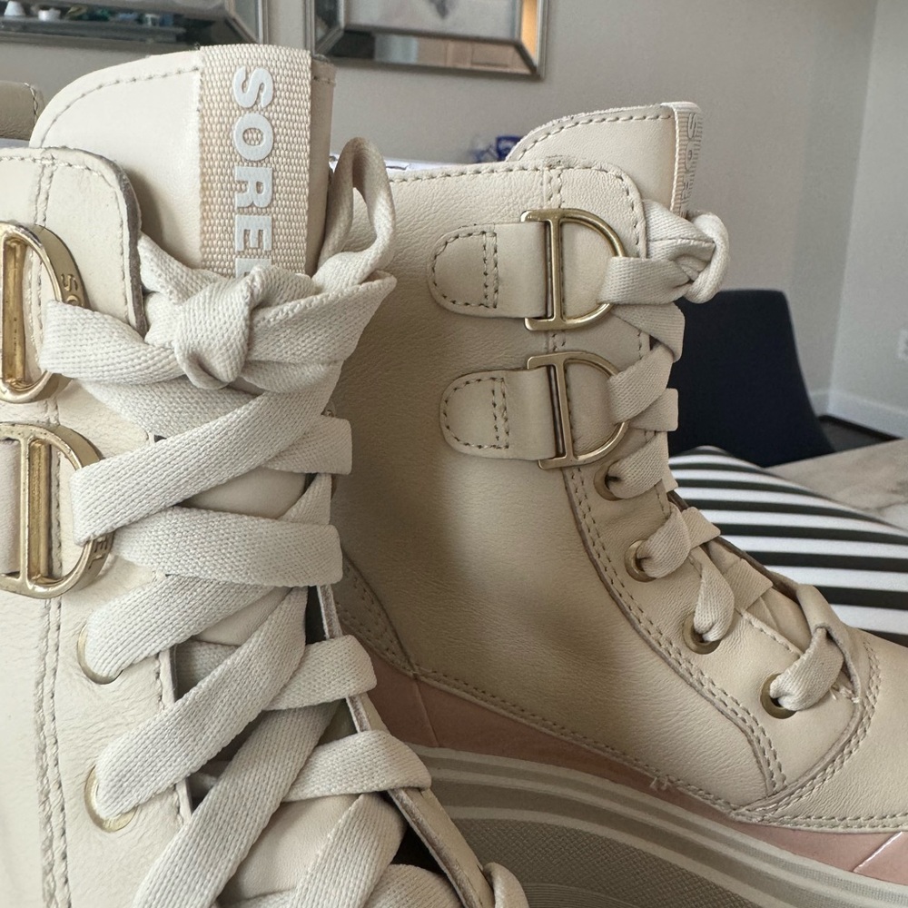 NWT Sorel Caribou X Chelsea Lace Up Platform Boots Pink Cream MSRP $210 - Picture 5 of 14